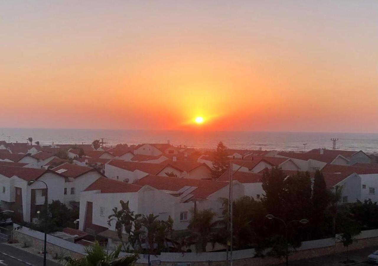 Studio Near The Sea Netanya Exteriör bild